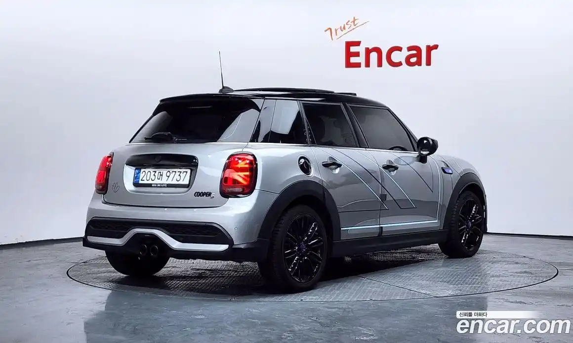 Mini Cooper 2024 2.0 Автомат в Москве № 214185, фото 20