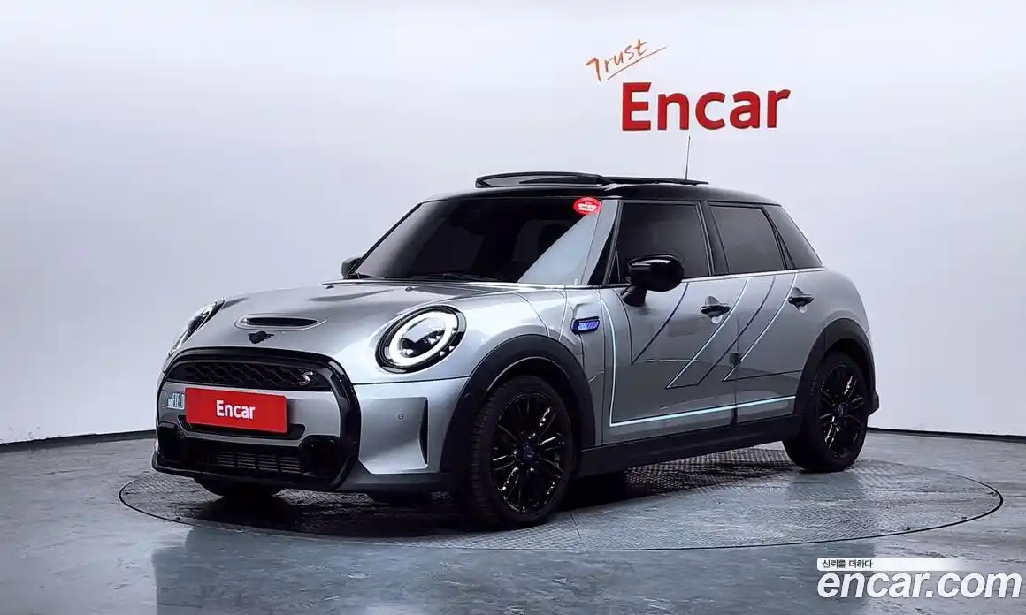 Mini Cooper 2024 2.0 Автомат в Москве № 214185, фото 3