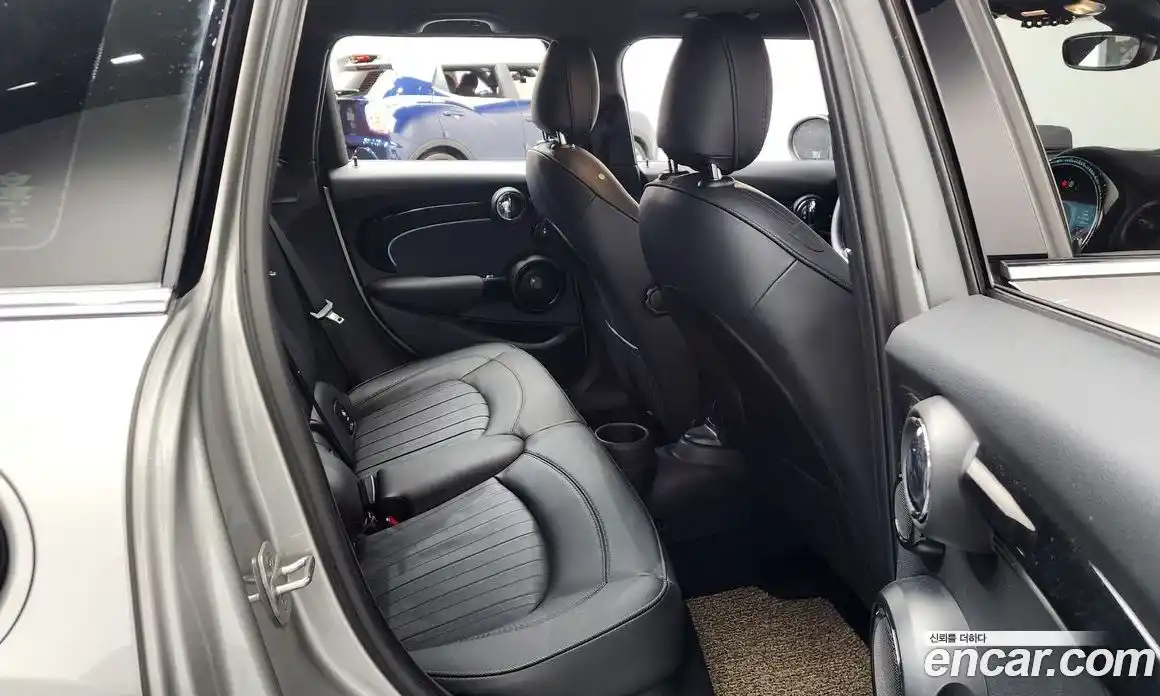 Mini Cooper 2024 2.0 Автомат в Москве № 214185, фото 4