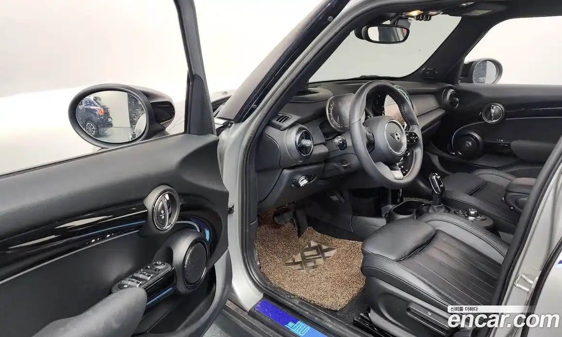 Mini Cooper 2024 2.0 Автомат в Москве № 214185, фото 9