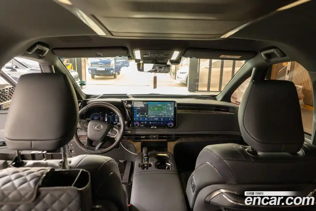 Lexus LM 2025 2.4 Автомат в Москве № 214796, фото 14