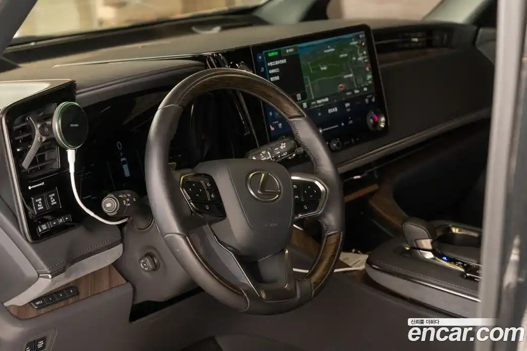 Lexus LM 2025 2.4 Автомат в Москве № 214796, фото 15