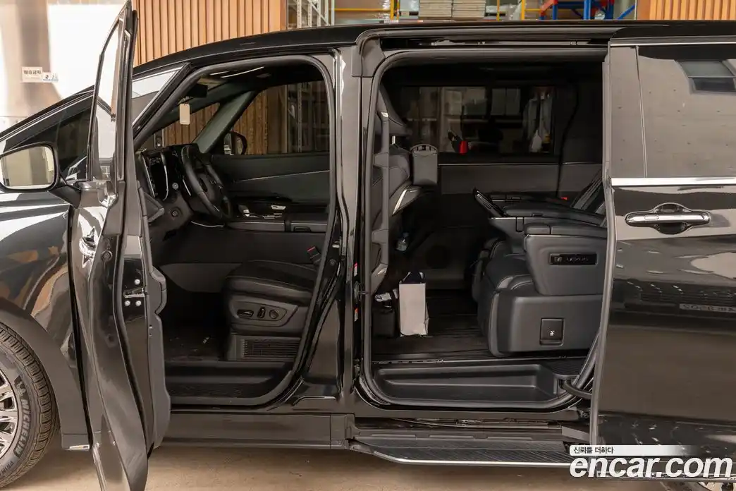 Lexus LM 2025 2.4 Автомат в Москве № 214796, фото 16