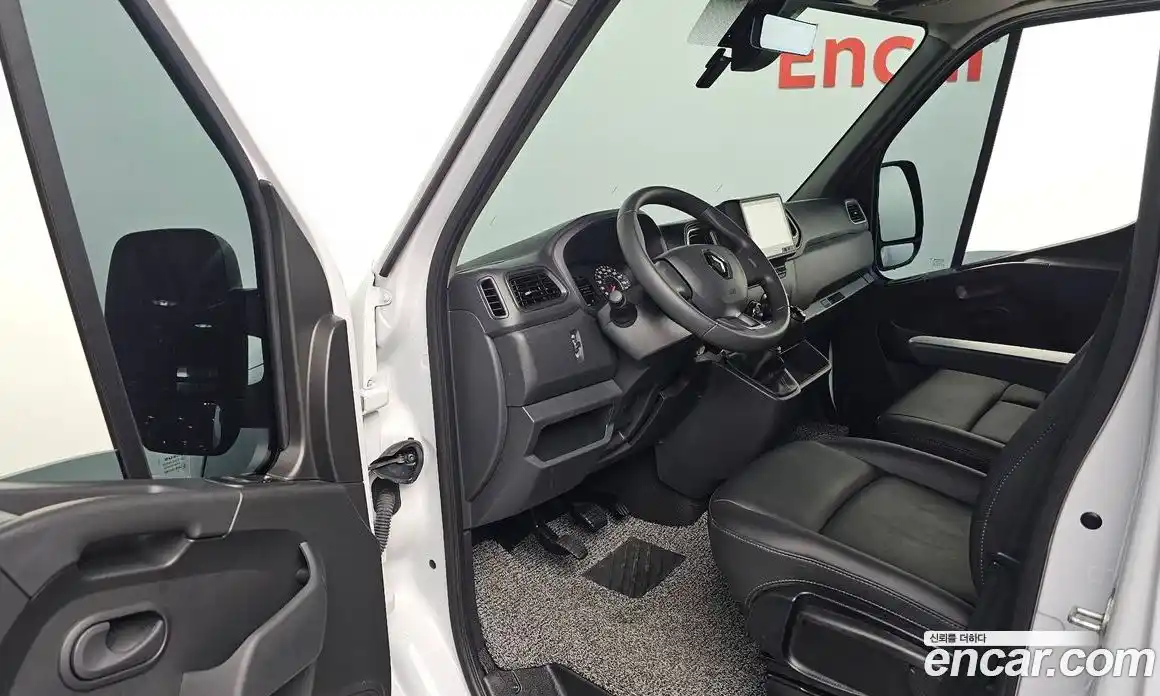 Renault Master 2024 2.3 Механическая в Москве № 220860, фото 10