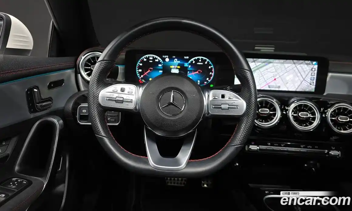 Mercedes-Benz CLA-Class 2023 2.0 Автомат в Москве № 223341, фото 13