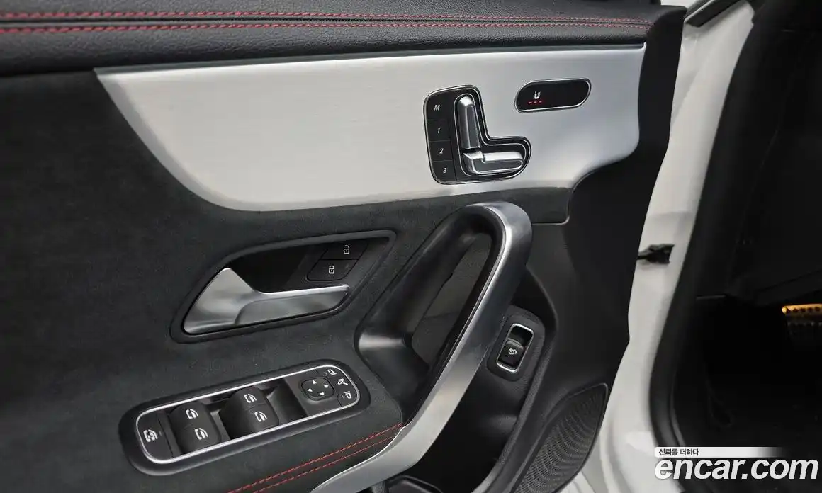 Mercedes-Benz CLA-Class 2023 2.0 Автомат в Москве № 223341, фото 14