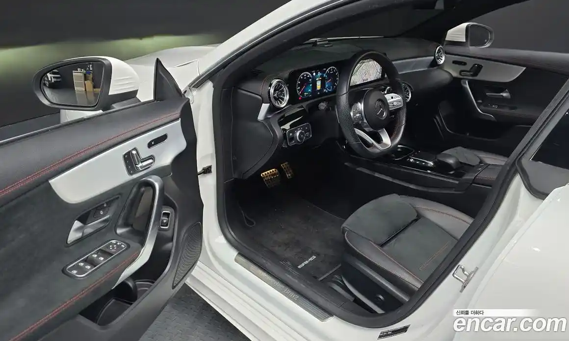 Mercedes-Benz CLA-Class 2023 2.0 Автомат в Москве № 223341, фото 4