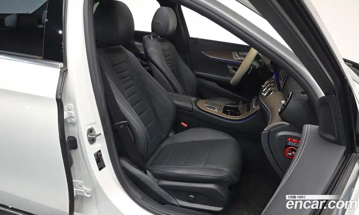 Mercedes-Benz E-Class 2022 2.0 Автомат в Москве № 224657, фото 12