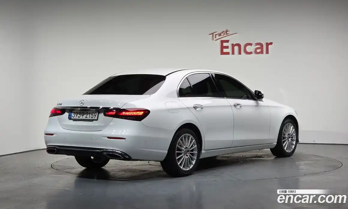 Mercedes-Benz E-Class 2022 2.0 Автомат в Москве № 224657, фото 19