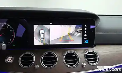 Mercedes-Benz E-Class 2022 2.0 Автомат в Москве № 224657, миниатюра 2