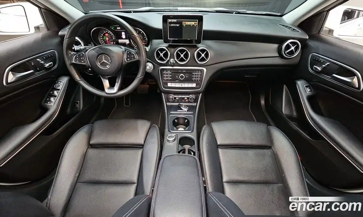 Mercedes-Benz GLA-Class 2018 2.0 Автомат в Москве № 229645, фото 15
