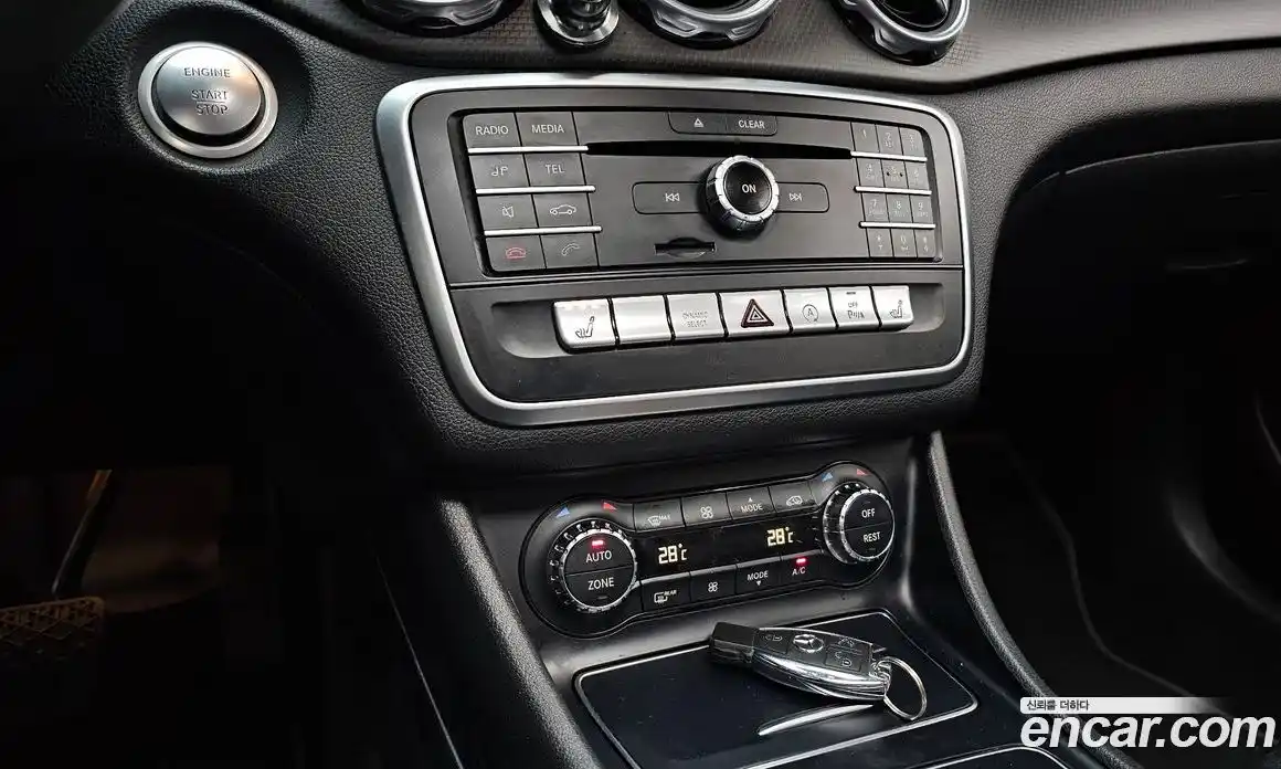 Mercedes-Benz GLA-Class 2018 2.0 Автомат в Москве № 229645, фото 2