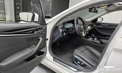 BMW 5-Series 2019 2.0 Автомат в Москве № 236413, миниатюра 2