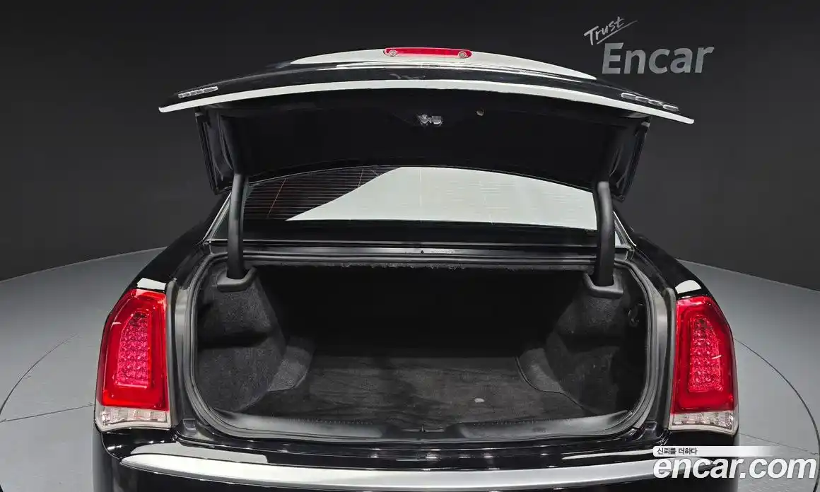 Chrysler 300C 2016 3.6 Автомат в Москве № 256778, фото 20