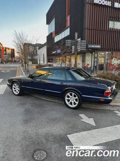 Jaguar XJ-8, 1998