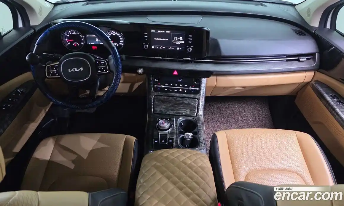 Kia Canival 2023 3.5 Автомат в Москве № 287770, фото 13