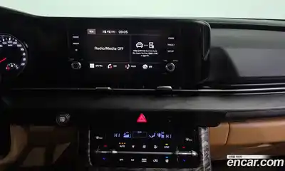 Kia Canival 2023 3.5 Автомат в Москве № 287770, миниатюра 4