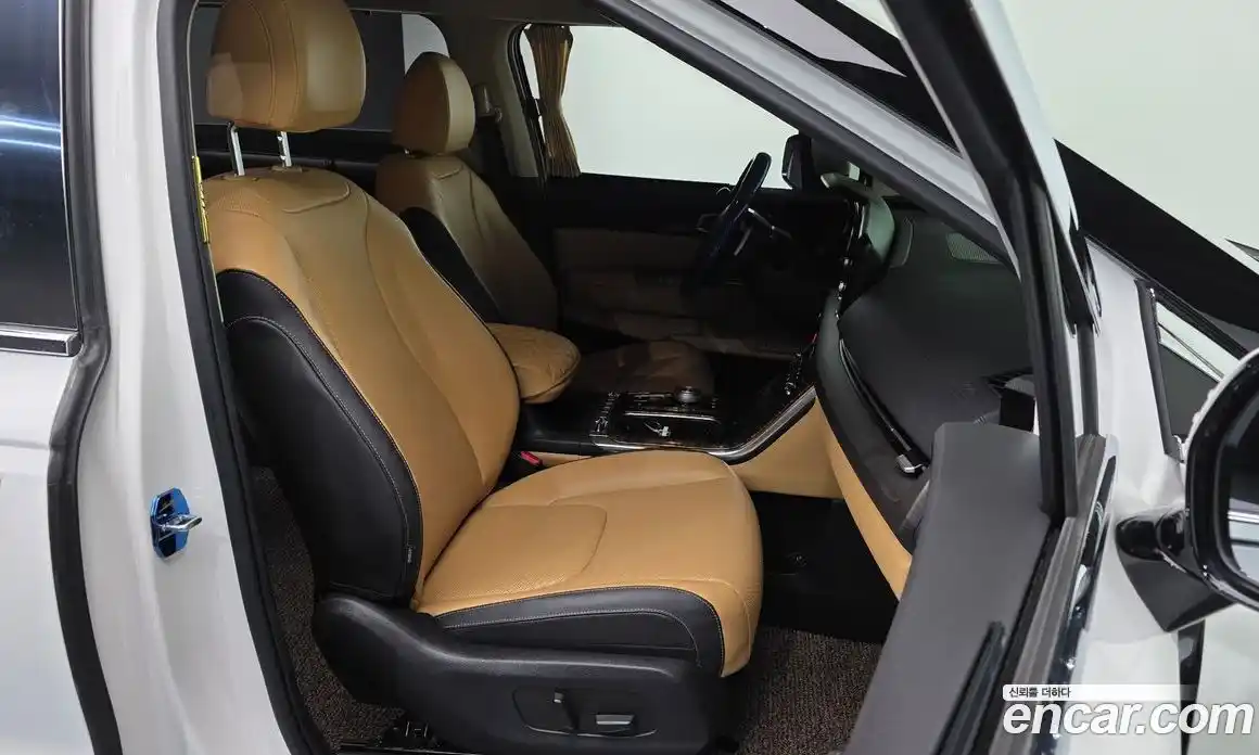 Kia Canival 2023 3.5 Автомат в Москве № 287770, фото 7