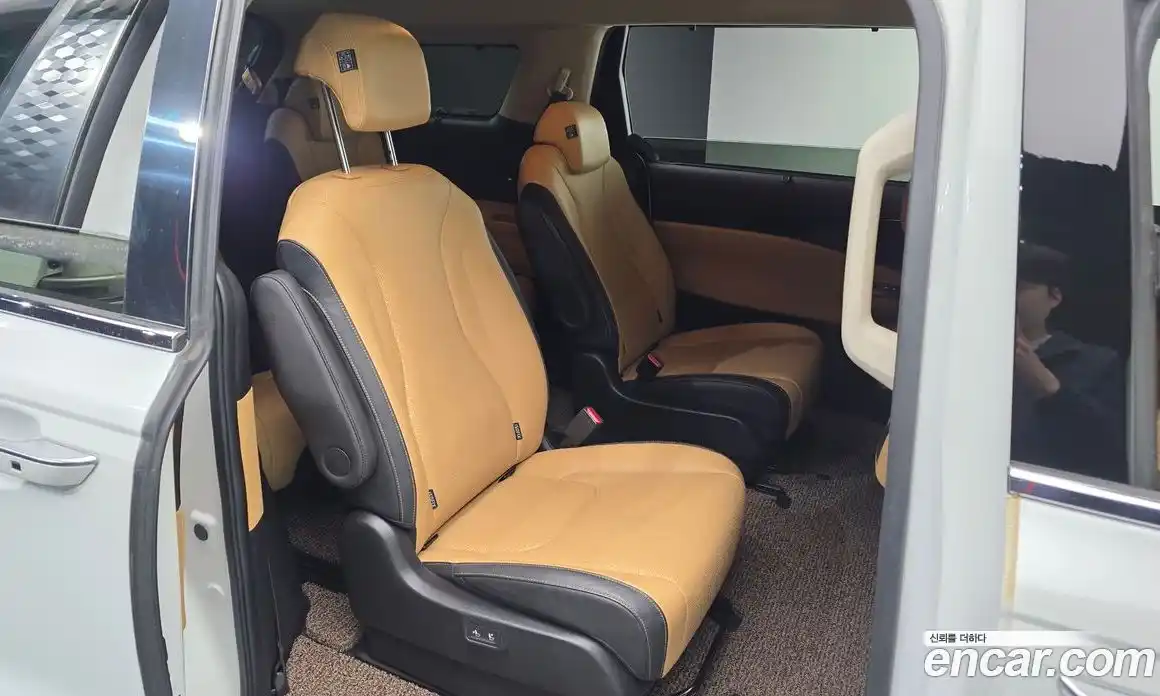 Kia Canival 2023 3.5 Автомат в Москве № 287770, фото 8