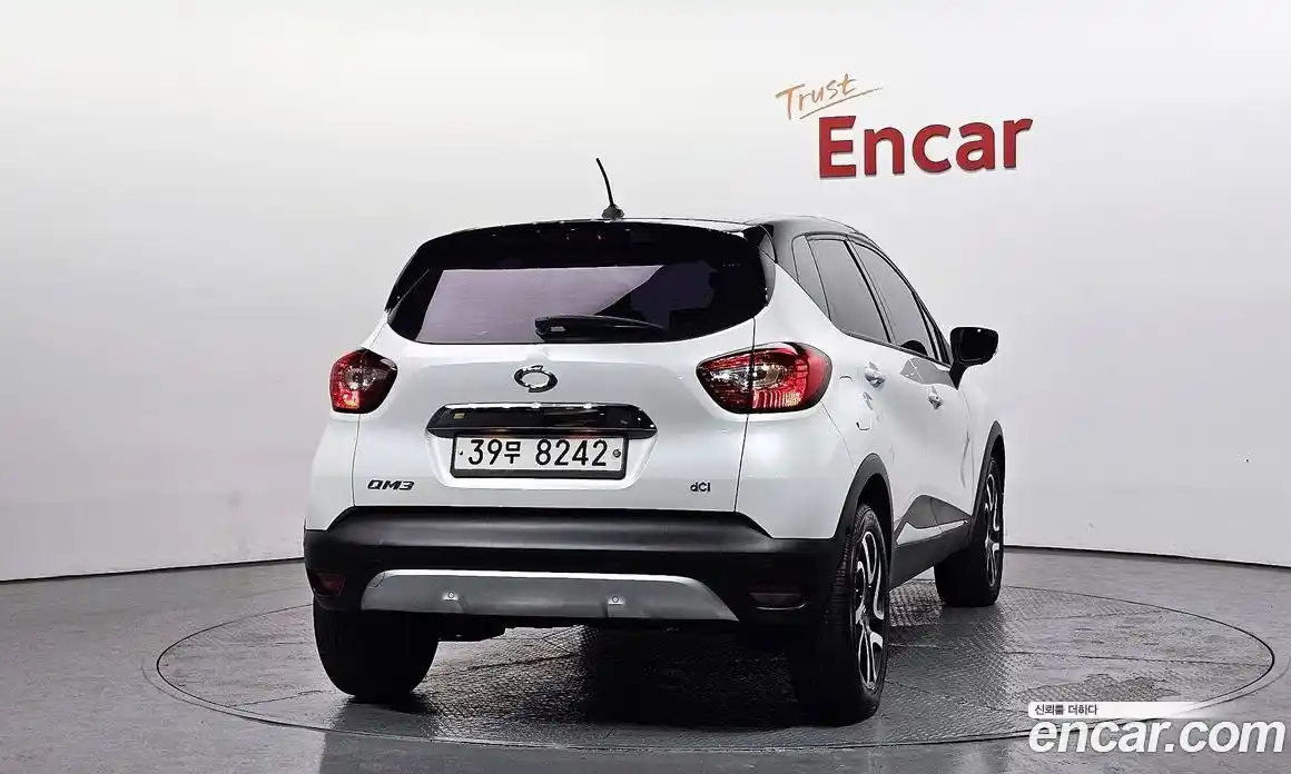 Renault QM3 2017 1.5 Автомат в Москве № 299211, фото 1