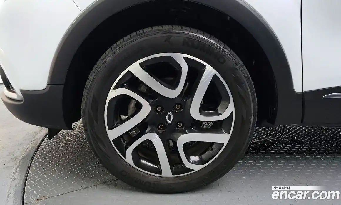 Renault QM3 2017 1.5 Автомат в Москве № 299211, фото 18