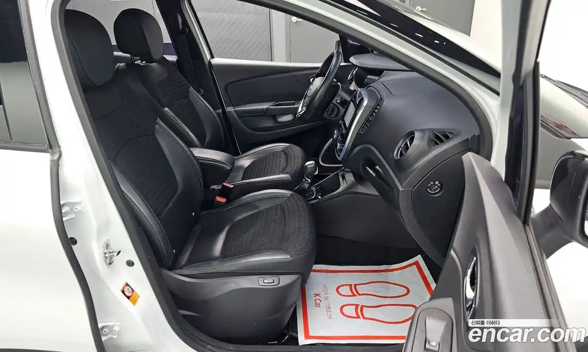 Renault QM3 2017 1.5 Автомат в Москве № 299211, фото 19