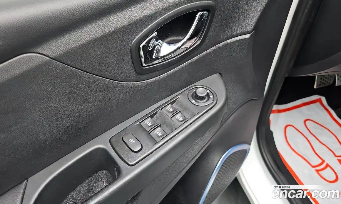 Renault QM3 2017 1.5 Автомат в Москве № 299211, фото 10