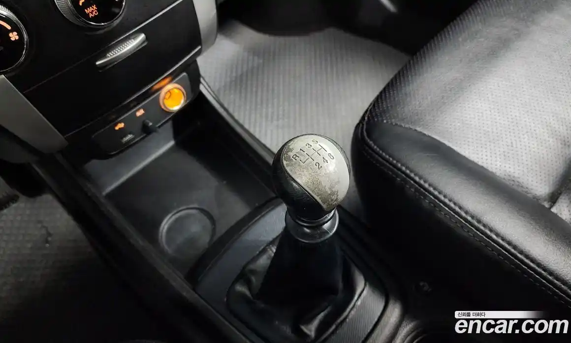 SsangYong Korando 2012 2.0 Механическая в Москве № 30104, фото 17