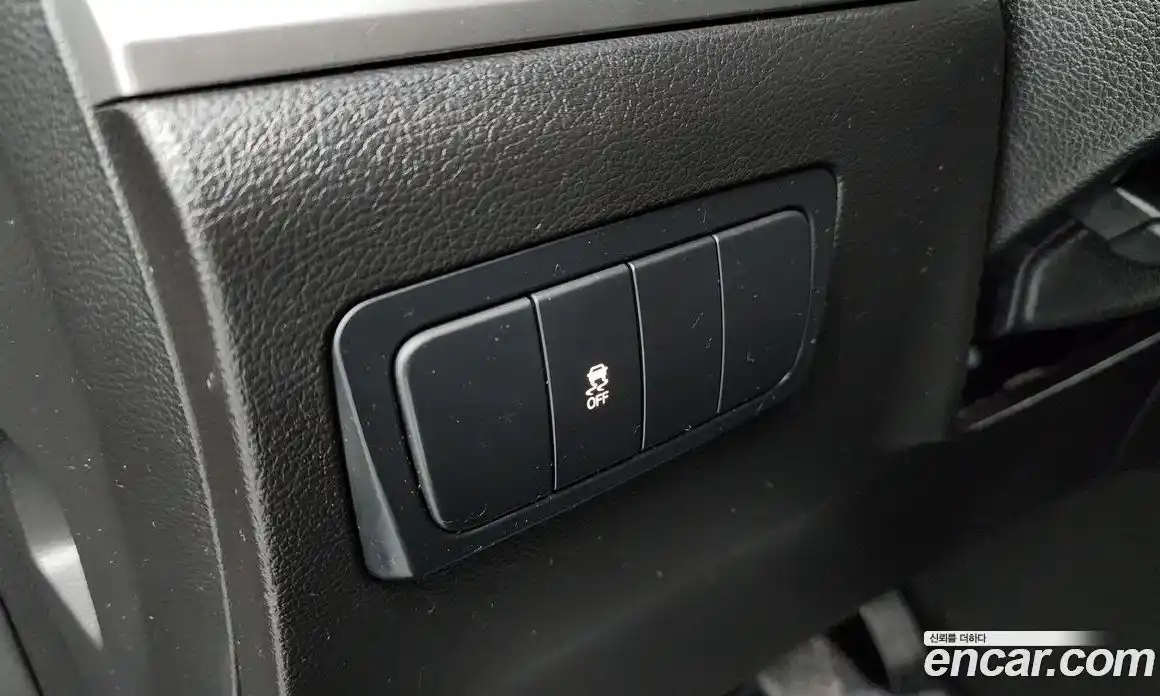 SsangYong Korando 2012 2.0 Механическая в Москве № 30104, фото 6