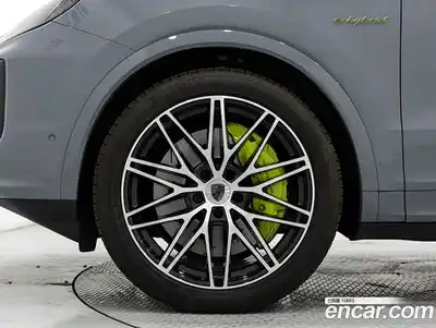 Porsche Cayenne 2025 4.0 Автомат в Москве № 314693, миниатюра 6