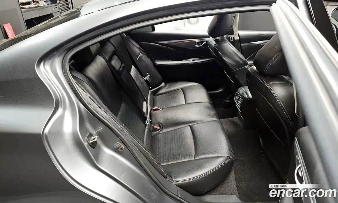 Infiniti Q50 2017 3.5 Автомат в Москве № 326796, фото 19