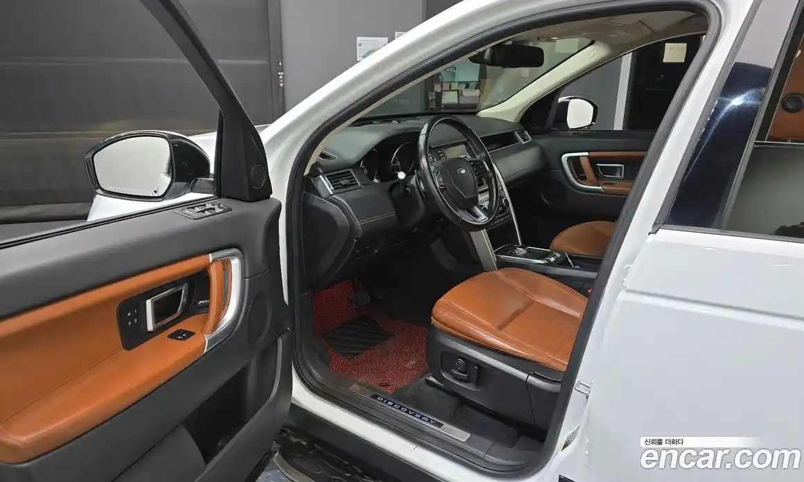 Land Rover Discovery Sport 2016 2.0 Автомат в Москве № 333594, фото 13