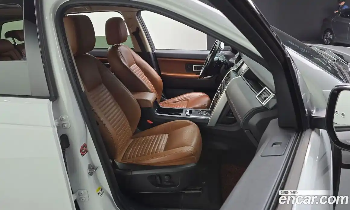 Land Rover Discovery Sport 2016 2.0 Автомат в Москве № 333594, фото 18