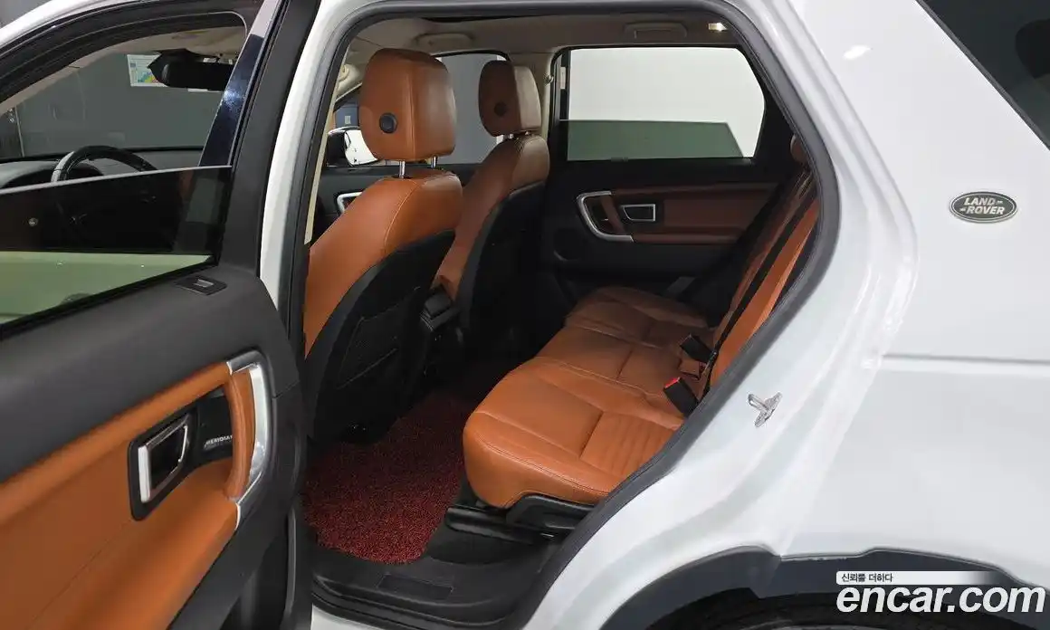 Land Rover Discovery Sport 2016 2.0 Автомат в Москве № 333594, фото 3