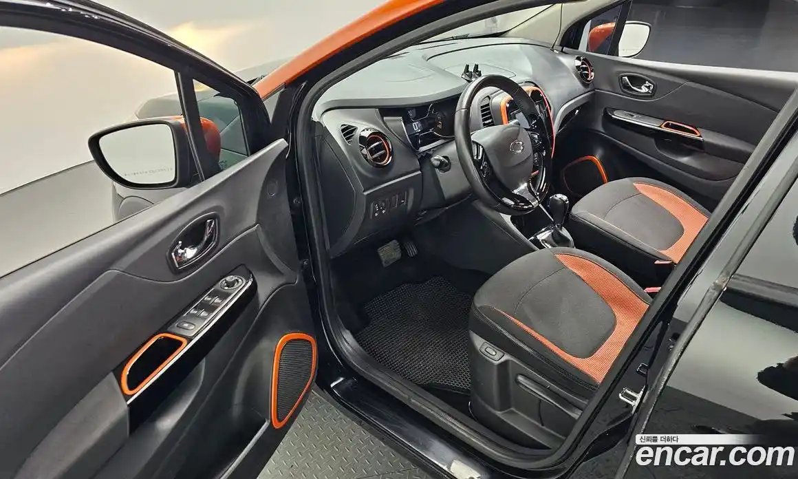 Renault QM3 2014 1.5 Автомат в Москве № 358622, фото 11