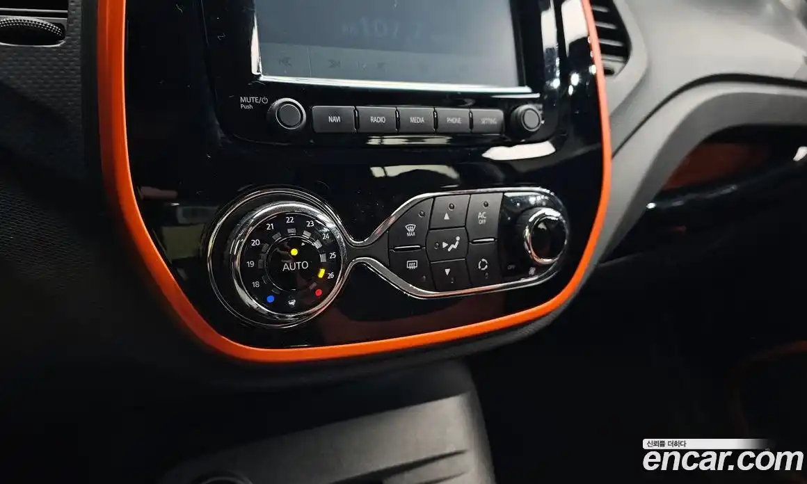 Renault QM3 2014 1.5 Автомат в Москве № 358622, фото 16