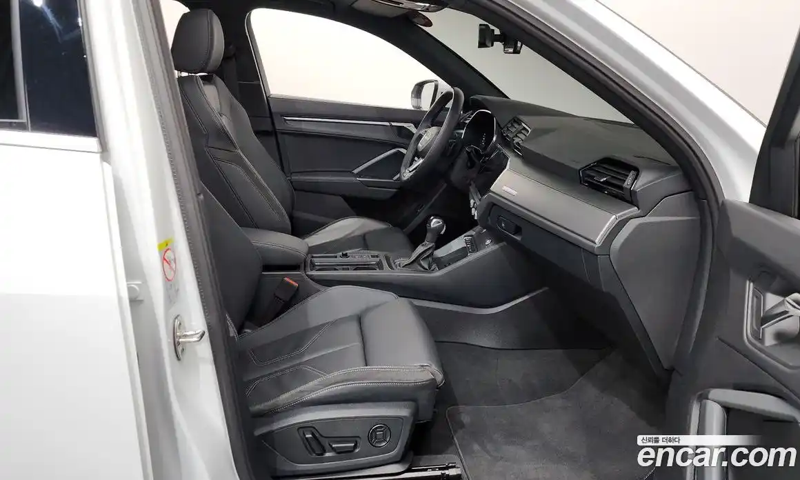 Audi Q3 2023 2.0 Автомат в Москве № 372846, фото 11