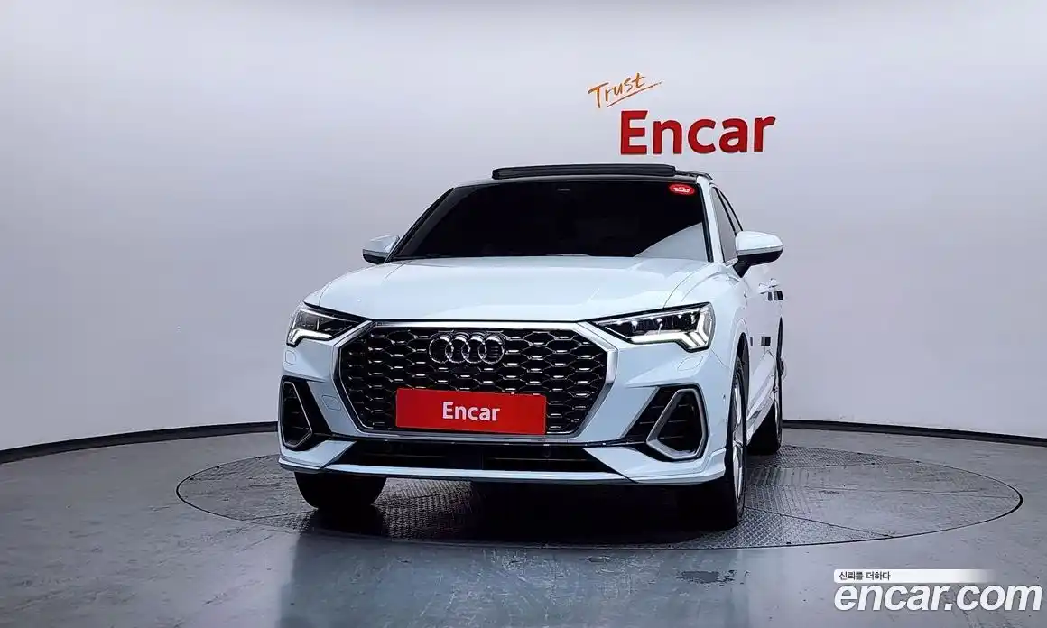 Audi Q3 2023 2.0 Автомат в Москве № 372846, фото 3