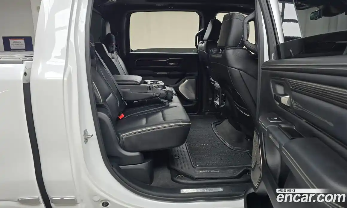 Dodge Ram Pick Up 2021 5.7 Автомат в Москве № 402609, фото 12