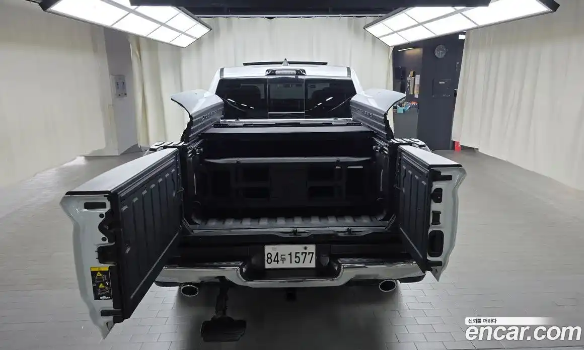 Dodge Ram Pick Up 2021 5.7 Автомат в Москве № 402609, фото 20