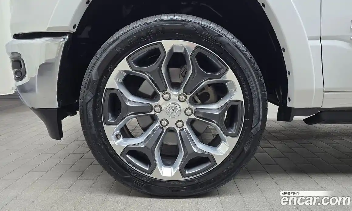 Dodge Ram Pick Up 2021 5.7 Автомат в Москве № 402609, фото 5