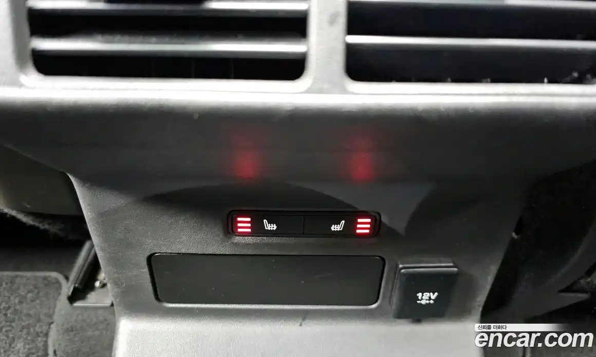 Land Rover Range-Rover Velar 2018 2.0 Автомат в Москве № 431472, фото 12