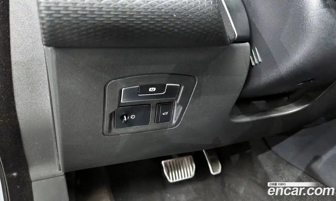 Land Rover Range-Rover Velar 2018 2.0 Автомат в Москве № 431472, фото 17