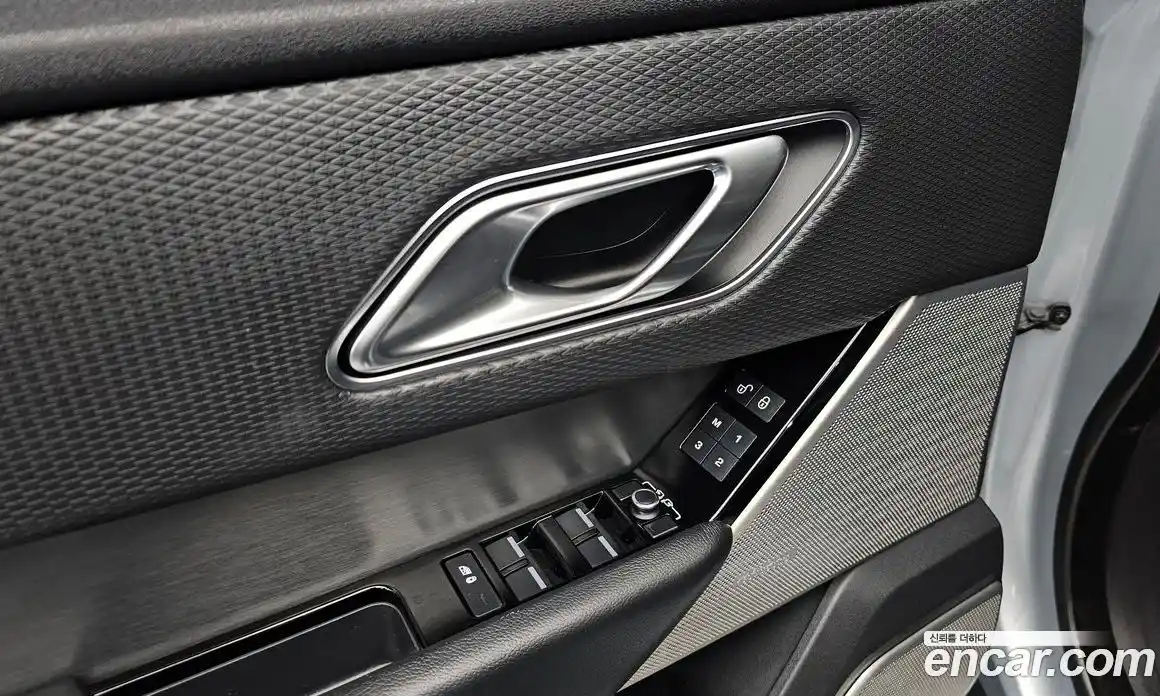 Land Rover Range-Rover Velar 2018 2.0 Автомат в Москве № 431472, фото 20