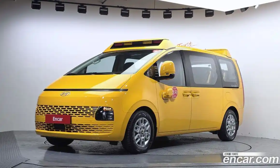 Hyundai Staria 2025 3.5 Автомат в Москве № 448827, фото 1