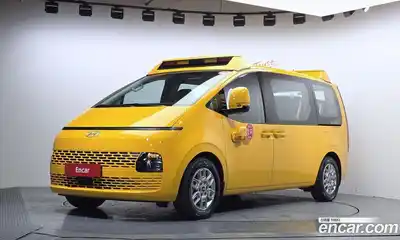 Hyundai Staria, 2025