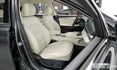 Hyundai Grandeur 2022 2.5 Автомат в Москве № 457843, миниатюра 2