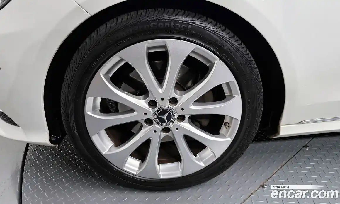 Mercedes-Benz E-Class 2015 3.5 Автомат в Москве № 495959, фото 5