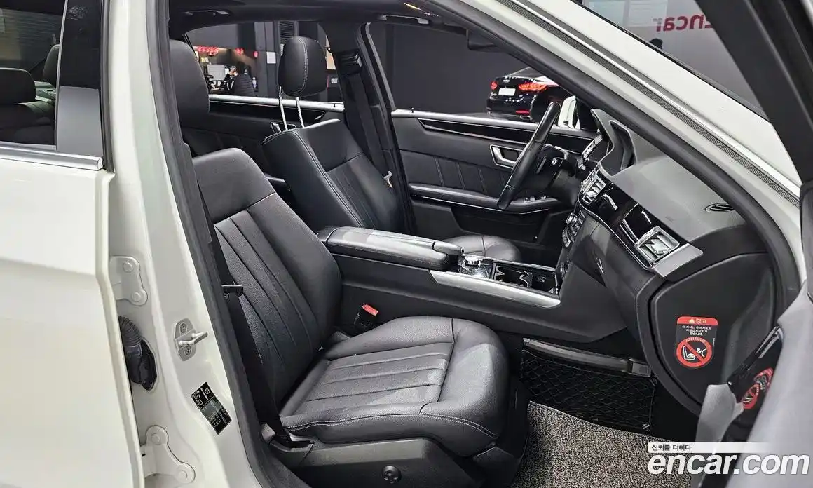 Mercedes-Benz E-Class 2015 3.5 Автомат в Москве № 495959, фото 10