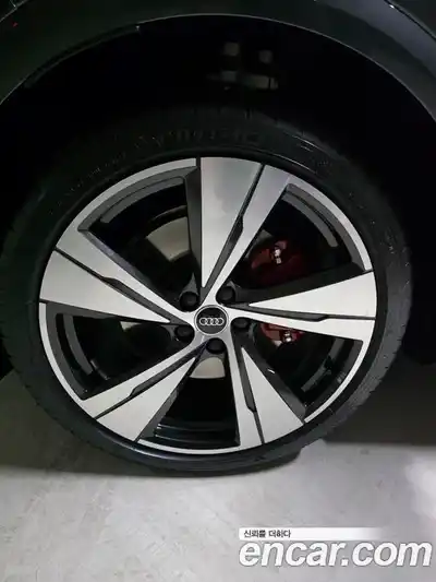 Audi Q5 2025 2.0 Автомат в Москве № 497147, миниатюра 12